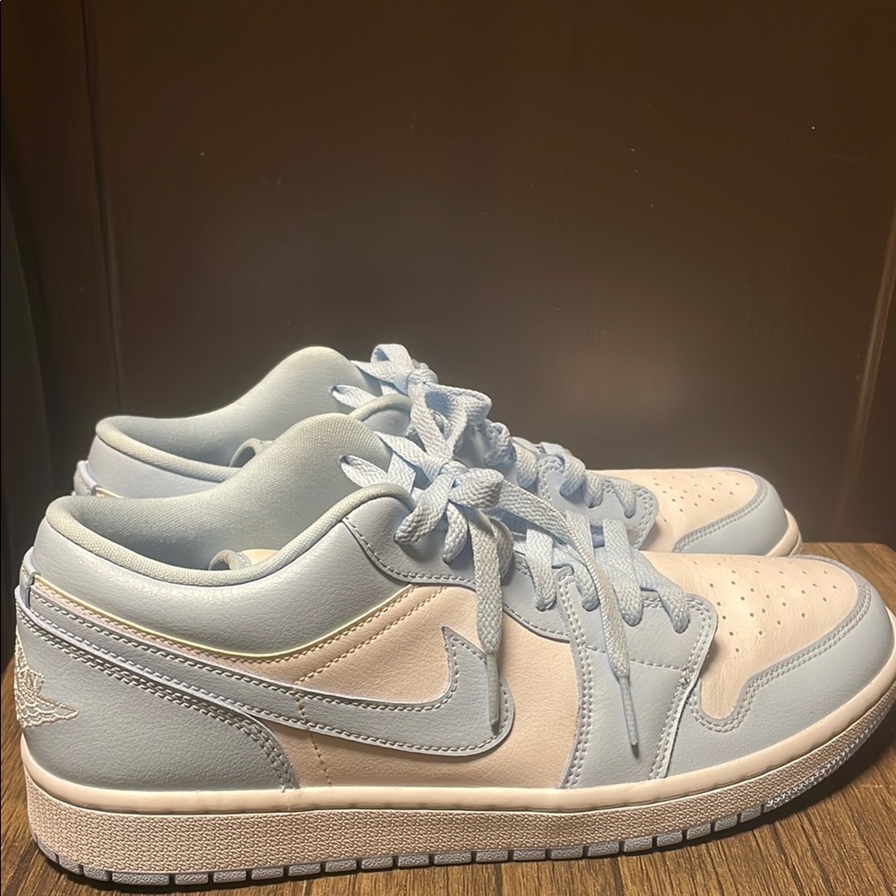 Nike Sky Blue and White Low-Top Sneakers size12